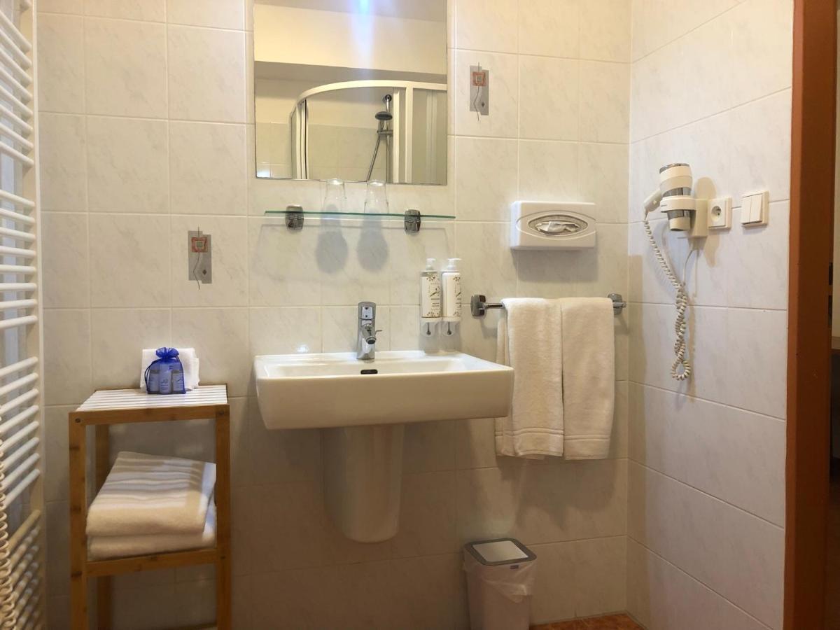 Vyhlidka Resort Náchod Esterno foto